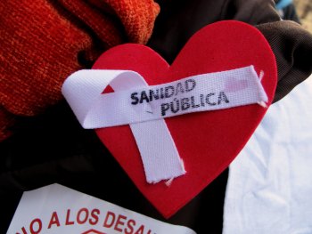 Das öffentliche Gesundheitswesen im spanischen Staat vor, während und nach Corona